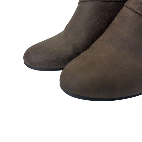 Lifestrides Brown Low-Heel Faux‎ Leather Ankle Boots W/ Zippers & Gold Accents - Picture 2 of 12